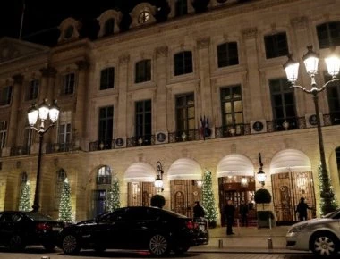 Ανθρωποκυνηγητό έχουν εξαπολύσει οι γαλλικές αρχές για τον εντοπισμό των δύο ληστών του ξενοδοχείου Ritz του Παρισιού